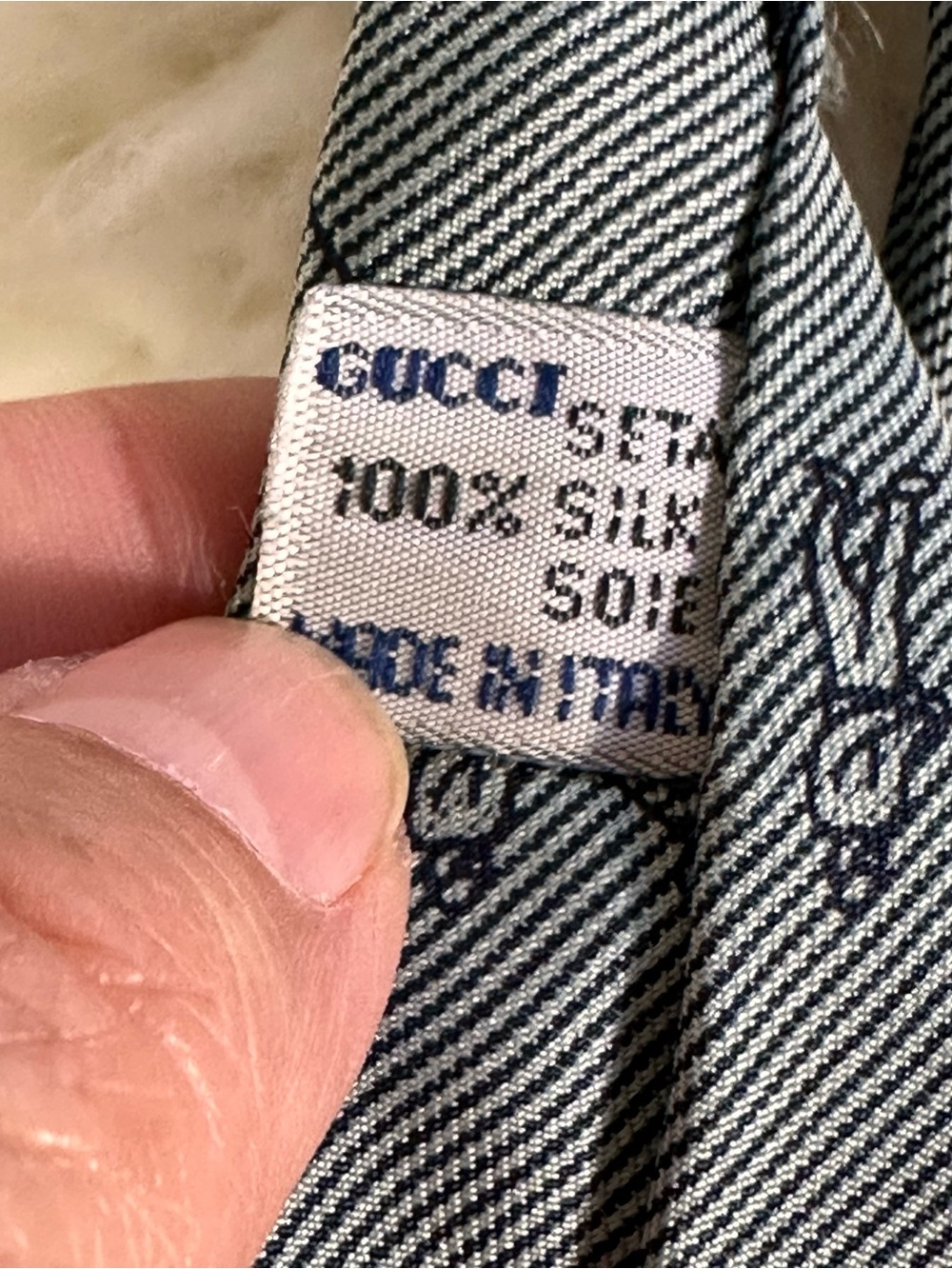 Gucci vintage bundle Red and Light Gray Patterned Silk Ties - Picture 9 of 10